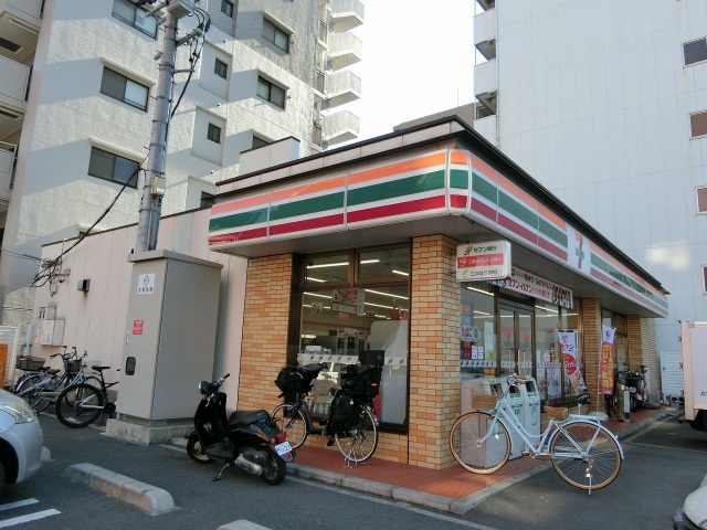 コンビニ　セブンイレブン八尾光町店（コンビニ）まで335m