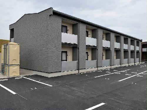 レオパレス雲出川の建物外観