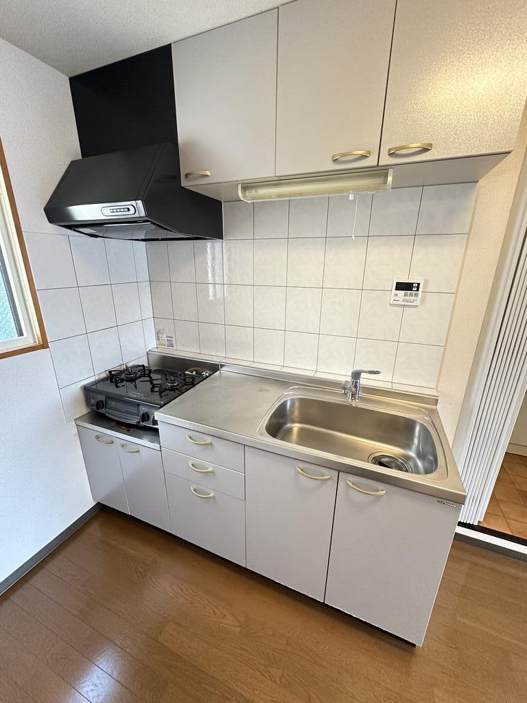 キッチン　ガスコンロ（2口）あり