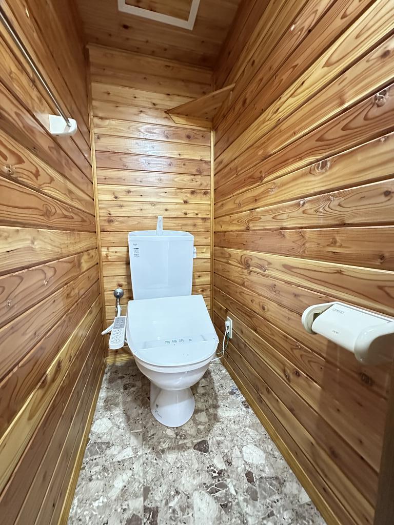 トイレ　温水洗浄便座