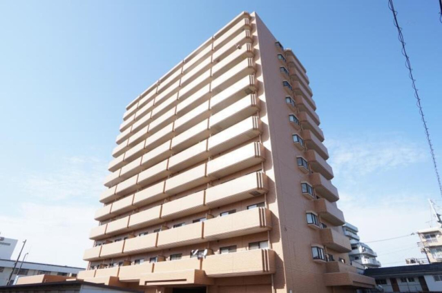 ライオンズマンション松山本町の建物外観