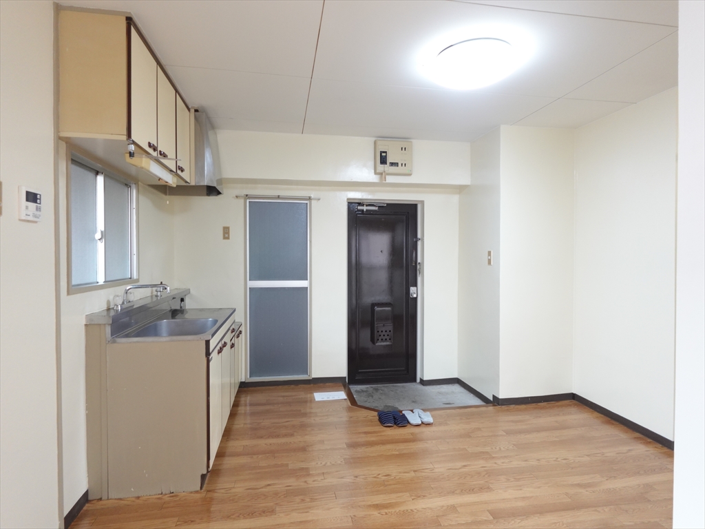地下鉄東山線 栄駅 徒歩10分 10階建 築46年の居間写真