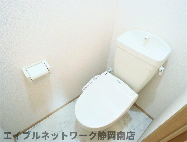 トイレ　シンプルで使いやすいトイレです