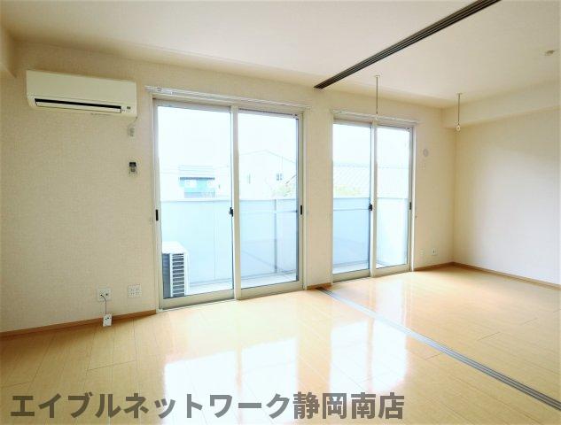 居室・リビング　ゆったり過ごせるリビングです