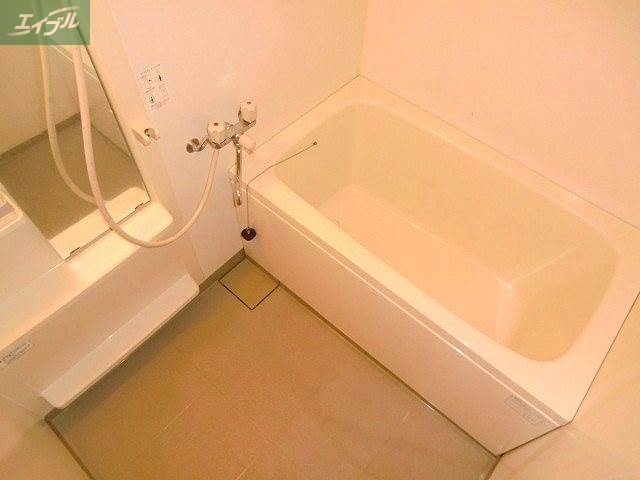 バス・シャワールーム　シャワー付き浴室