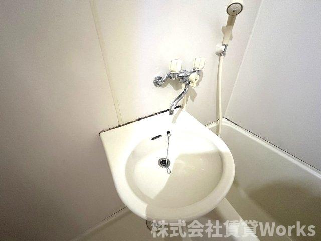 洗面設備　ゆったりとスペースのある洗面所