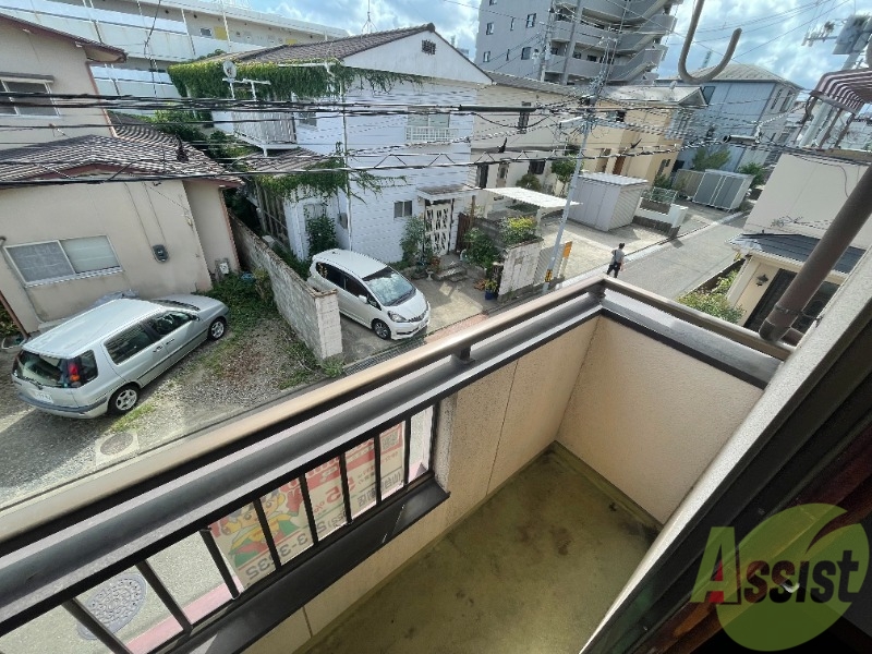 バルコニー　バルコニーはこちらになります。洗濯物も干せそうです。