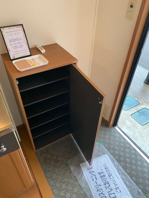 玄関　下駄箱付