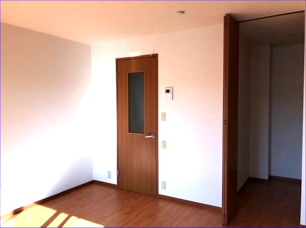 居室・リビング　南向きの明るいお部屋