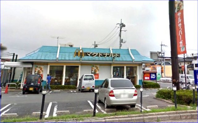 飲食店　マクドナルド50号小山店（飲食店）まで718m