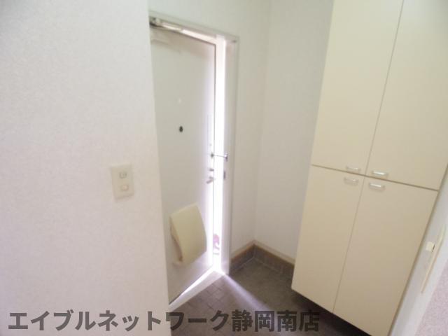 玄関　ゆったりとした玄関です