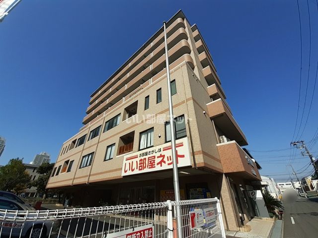東大阪市横枕西のマンションの建物外観