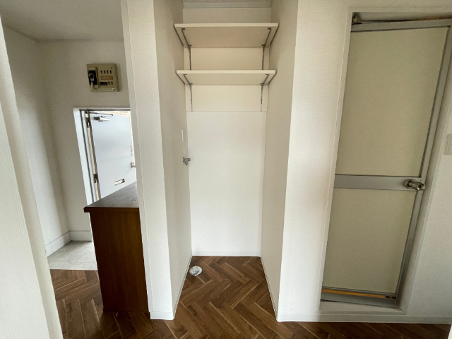 エントランス　洗濯機置場