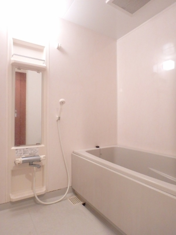 バス・シャワールーム　図面と現状に相違がある場合には現状を優先