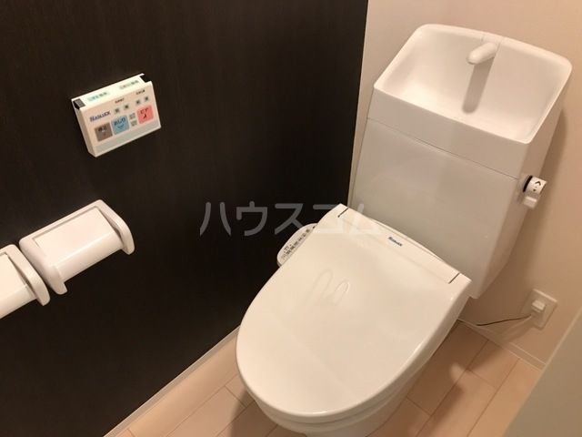 【ウエストウイングIIのトイレ】