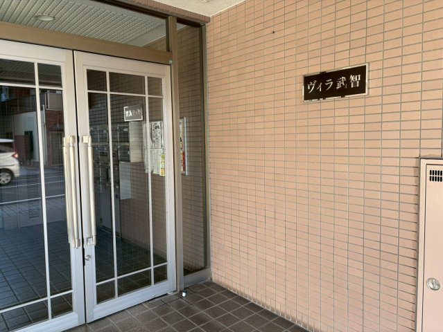 エントランス　建物の内部です