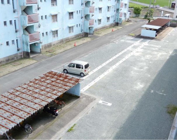 【ビレッジハウス城島の駐車場】