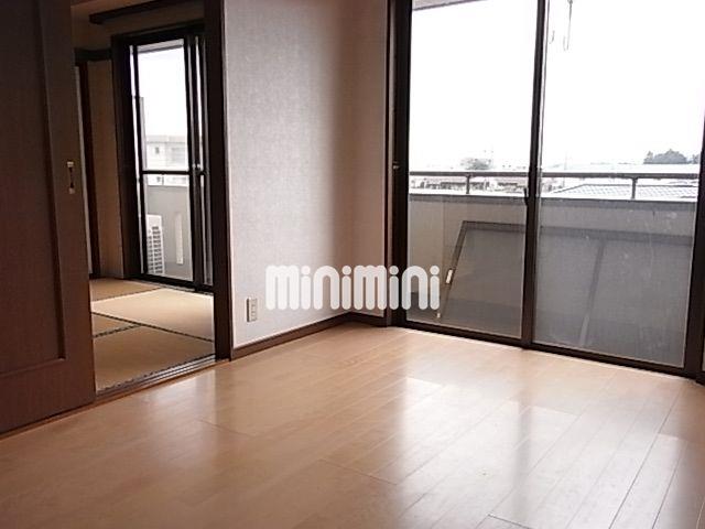 居室・リビング　日当り良好です