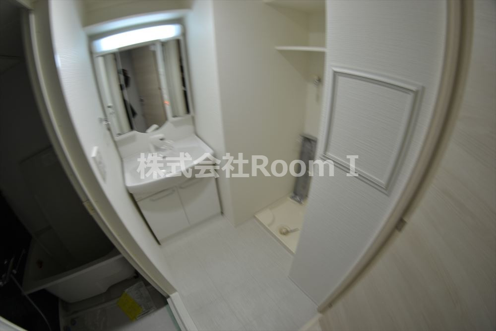 洗面設備　独立洗面台、朝の身支度には欠かせません