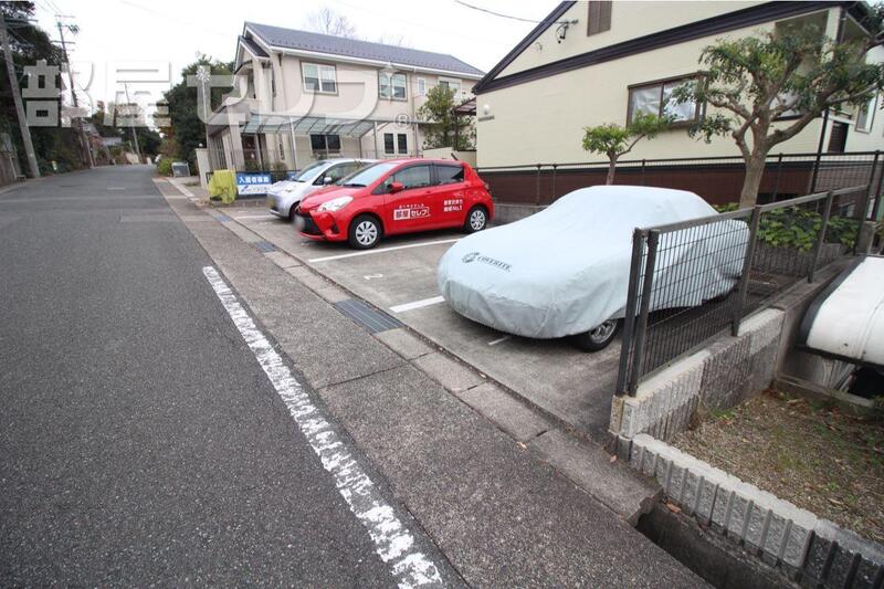 【ムーニーグレイスAsanoの駐車場】