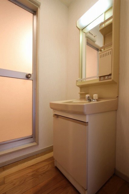 洗面設備　同物件別号室の写真