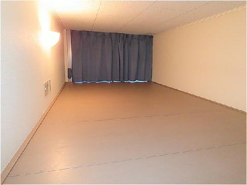 収納　ロフトにはカーテンや電気、コンセントもあります