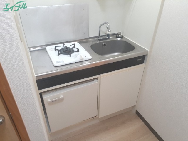 キッチン　同物件別室