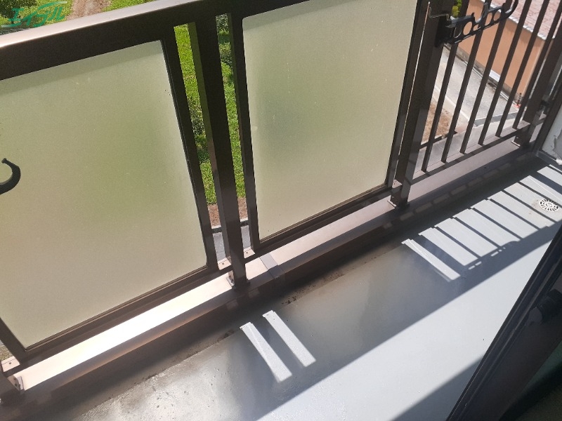 バルコニー　同物件別室