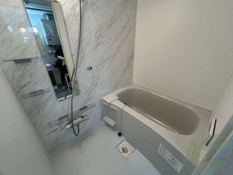 バス・シャワールーム　お風呂になります。一日の疲れを癒してくださいね。