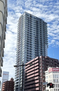 新宿区四谷のマンションの建物外観