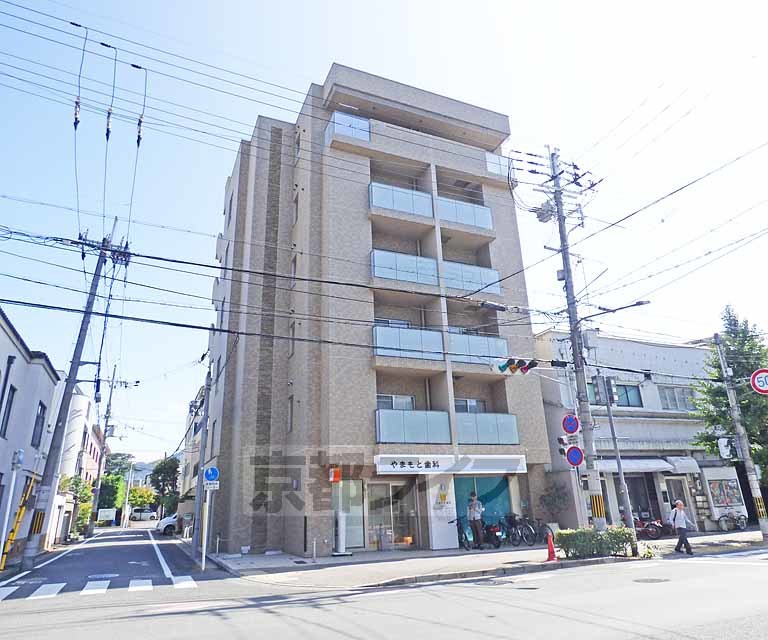 京都市上京区梶井町のマンションの建物外観