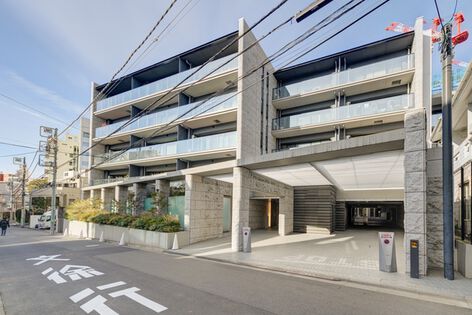 渋谷区千駄ヶ谷のマンションの建物外観