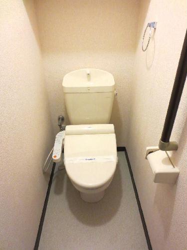 トイレ　温水洗浄機付き