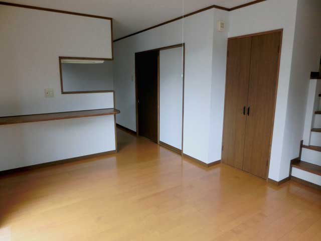 東町五丁目青木貸家の居間写真