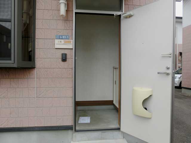 東町五丁目青木貸家の玄関写真