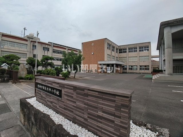 小学校　善通寺市立東部小学校（小学校）まで758m