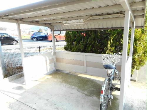 その他共有部分　屋根付き駐輪場あり