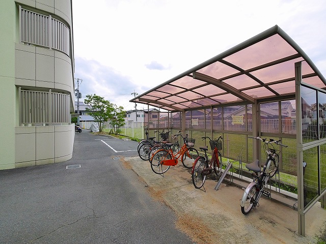 その他共有部分　余裕のある自転車置き場です。