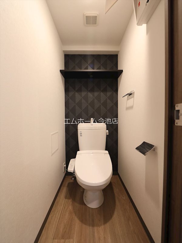 トイレ　温水洗浄便座付トイレ