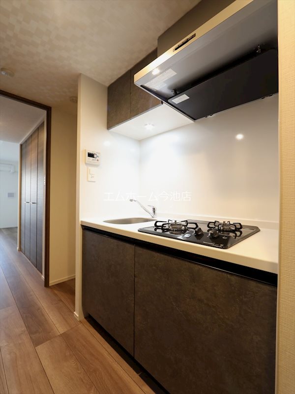 キッチン　システムキッチン（ガス2口コンロ付）