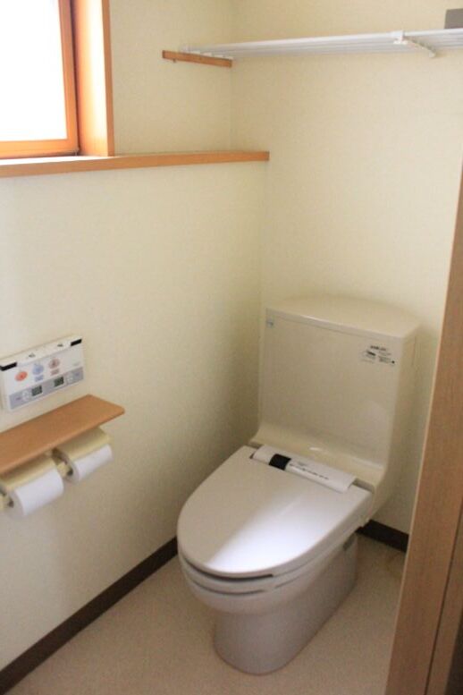 村松浜貸家のトイレ写真