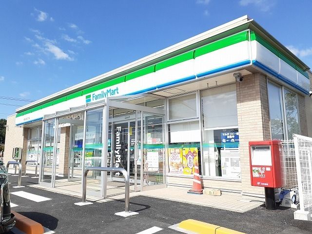 コンビニ　ファミリーマート西三島５丁目店（コンビニ）まで300m