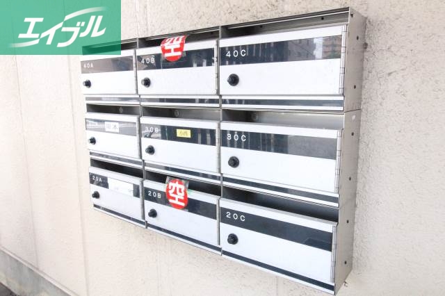 エントランス　集合ポスト