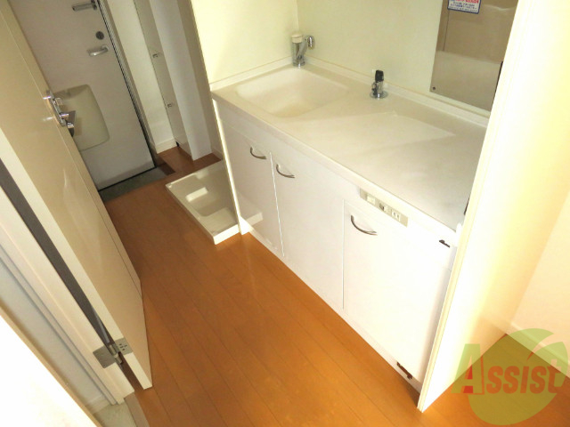 キッチン　キッチンです。水回りはいつも綺麗にしていたいものですよね。