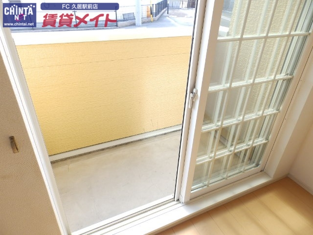 バルコニー　同物件別室写真