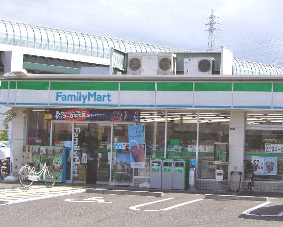 コンビニ　ファミリーマート 門真宮前町店（コンビニ）まで291m
