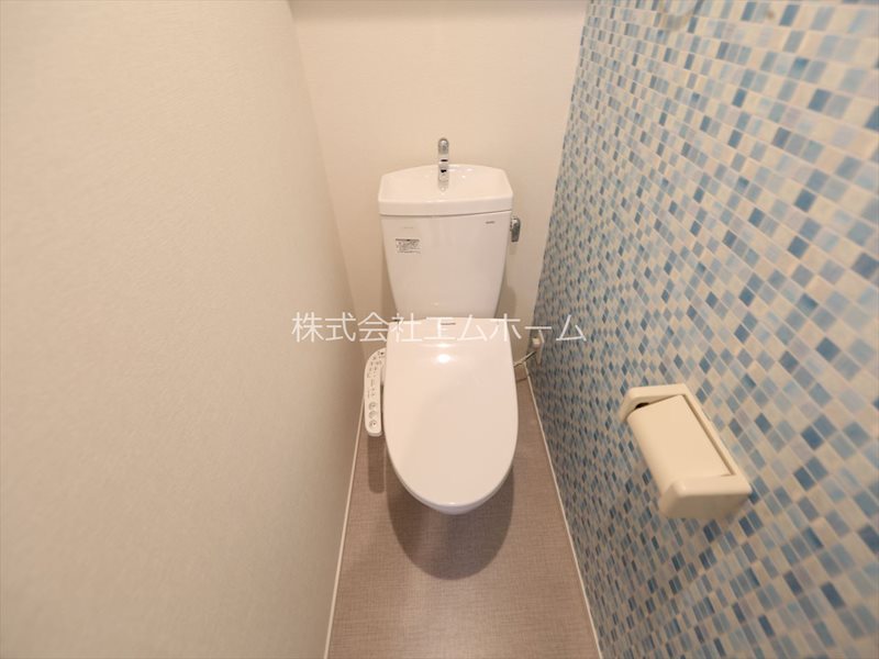 トイレ　温水洗浄暖房便座付トイレ