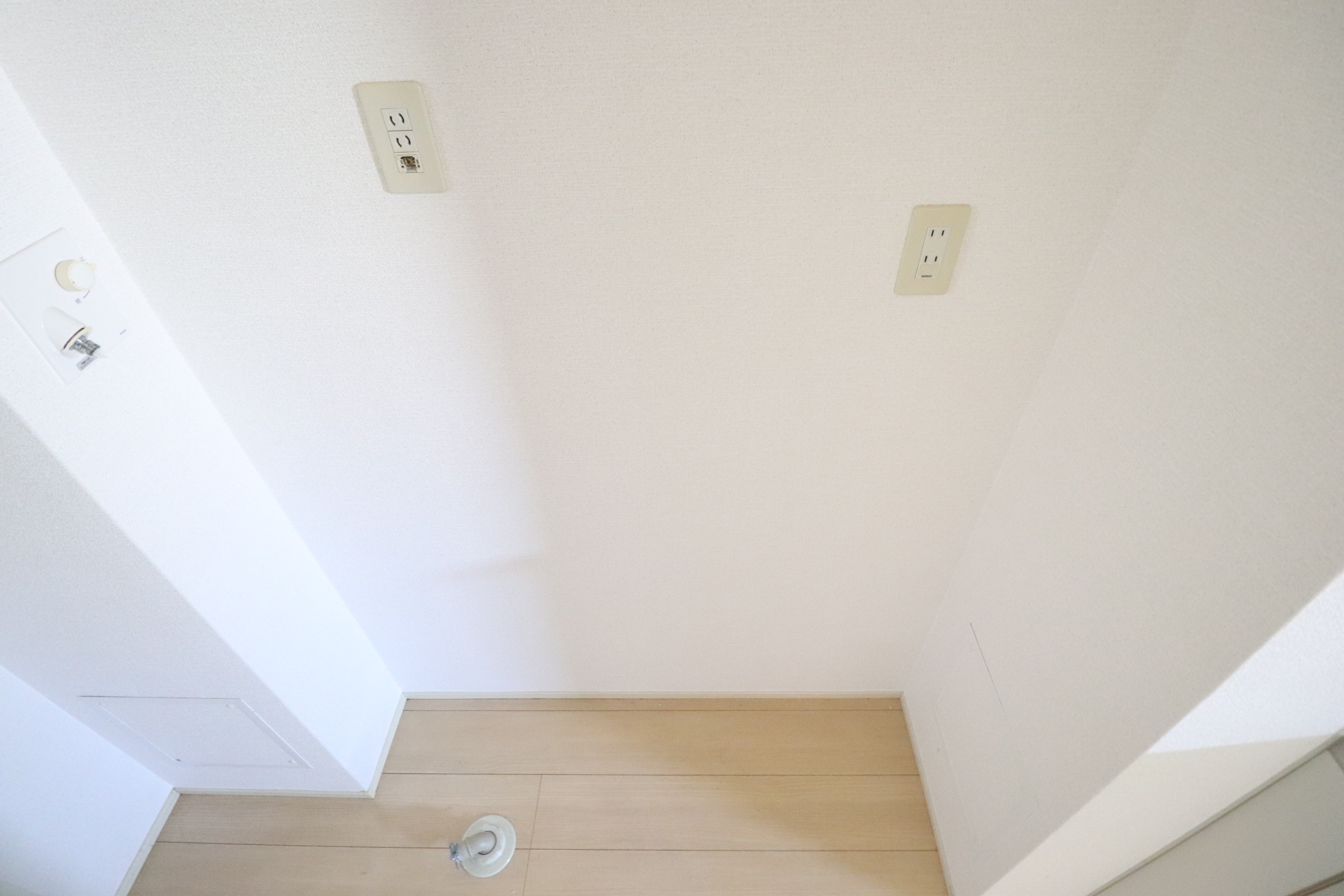 洗面設備　室内洗濯機置き場です！