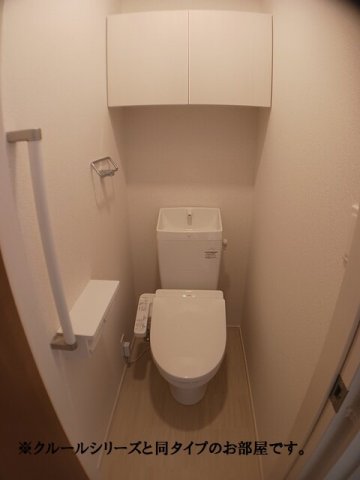 トイレ　嬉しい温水洗浄便座付き♪