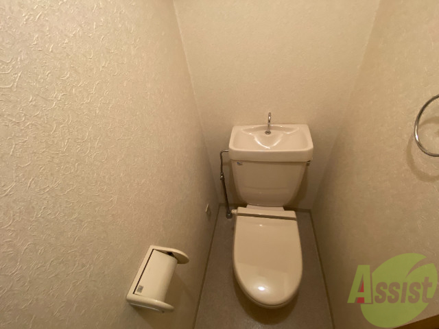 トイレ　トイレはシンプルかつオーソドックスですが使いやすそうです。